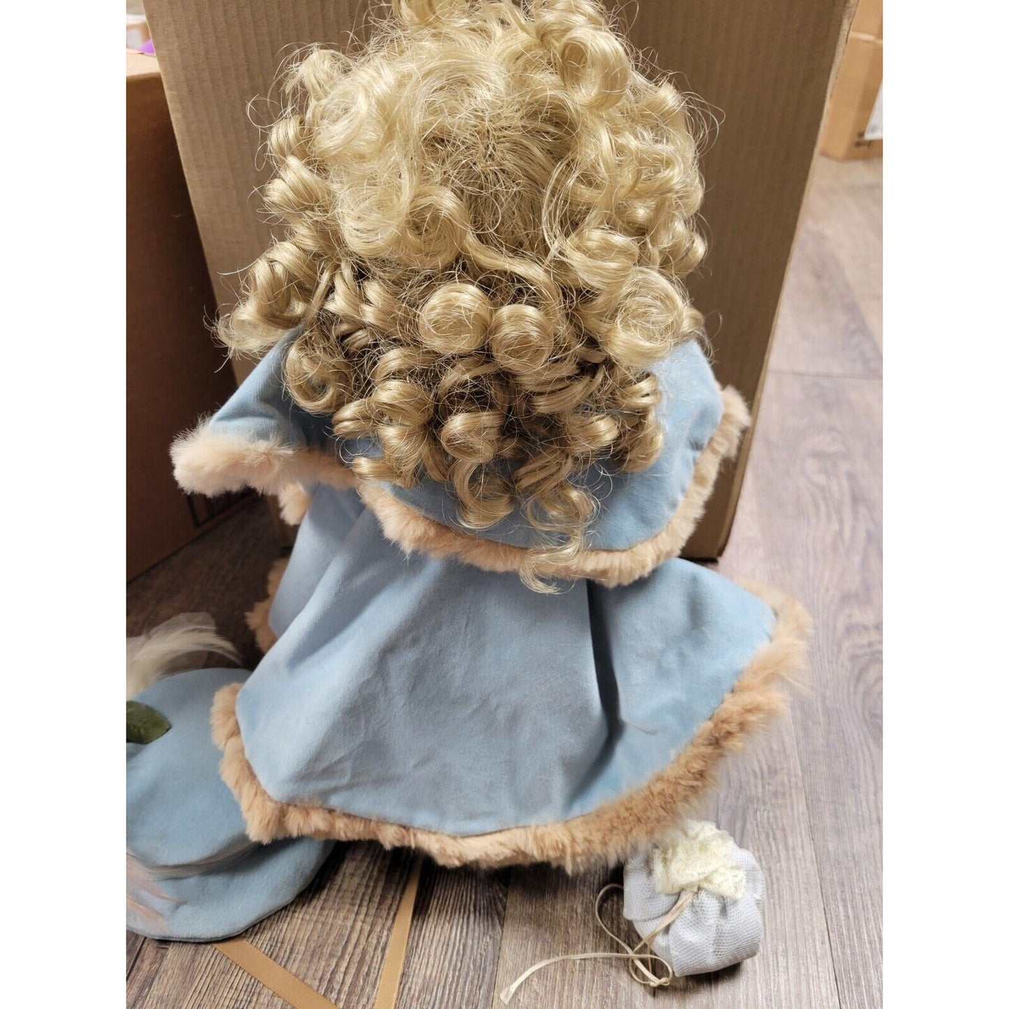 ROBIN WOODS 1985 CATHERINE Composition Doll 14 inch ARTIST Displayed