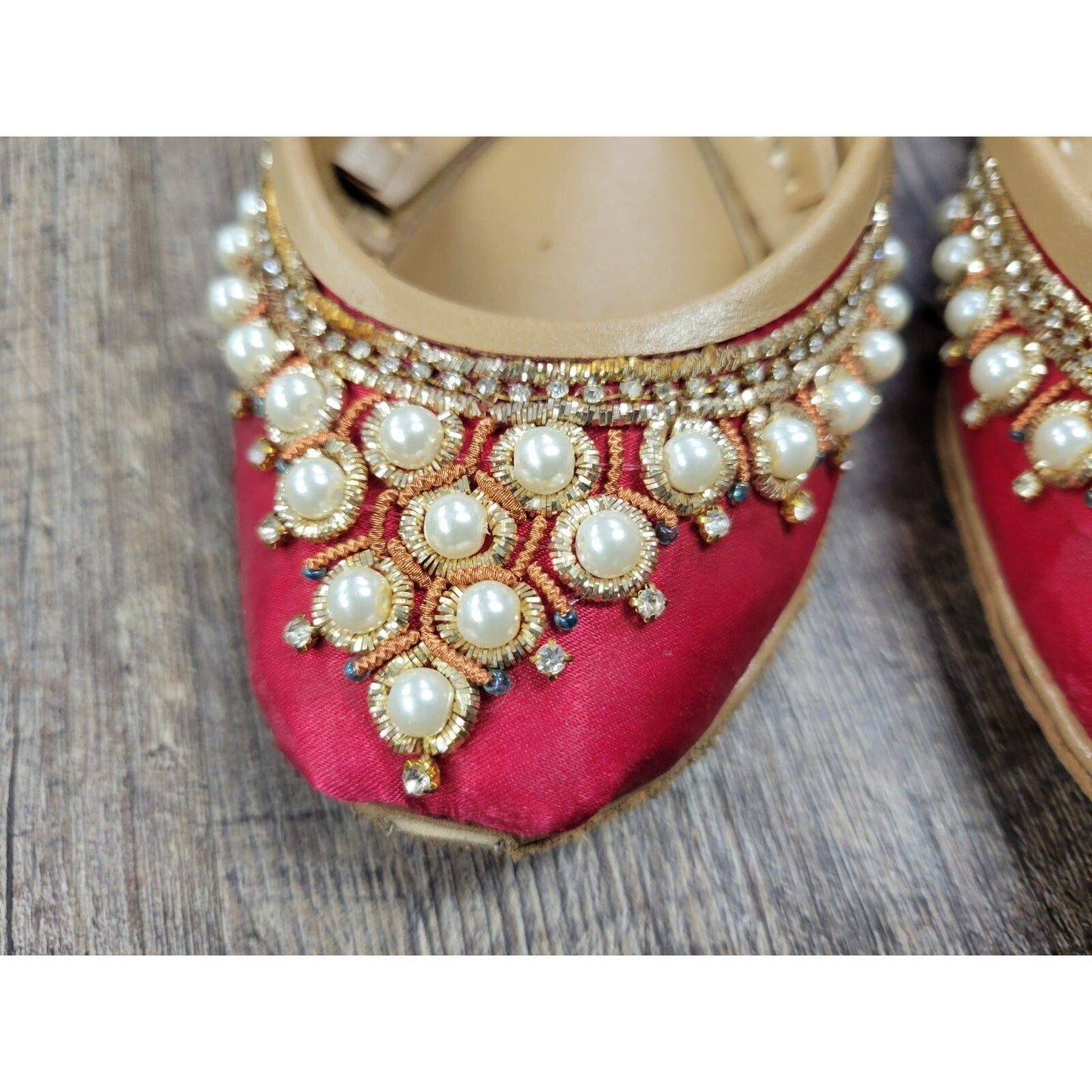Soma Hand Artisan Made Leather Beaded Velour Pakistan Shoes 6 Flats Red Yellow